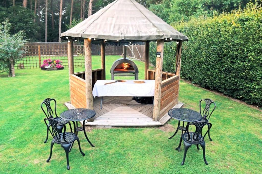 Hen & Stag Retreat Weekend Stay Sleeps 10 To 30 ثتفورد المظهر الخارجي الصورة